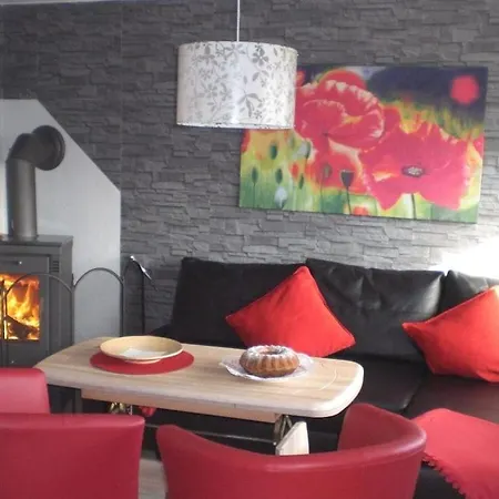 With Fireplace In Σπίτι διακοπών Στέρνμπεργκ